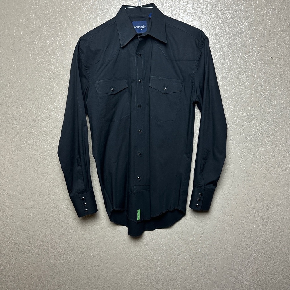 Wrangler Men's Classic Black Button Down Shirt